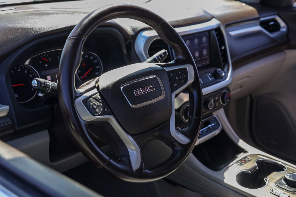 Used 2023 GMC Acadia SLT w/ Preferred Package AWD/4WD image 15