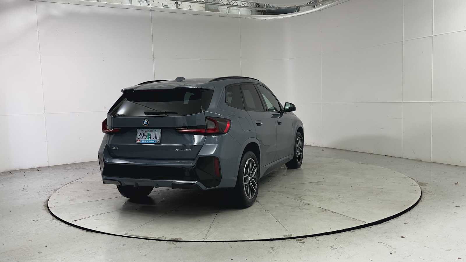 Used 2023 BMW X1 xDrive28i w/ Premium Package image 2