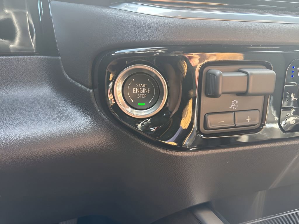 New 2026 Chevrolet Silverado 1500 High Country w/ Technology Package AWD/4WD image 24
