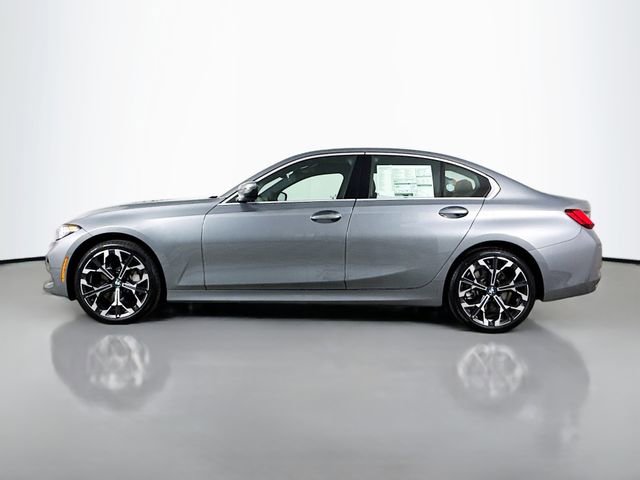 Used 2025 BMW 330i xDrive Sedan w/ Premium Package image 4