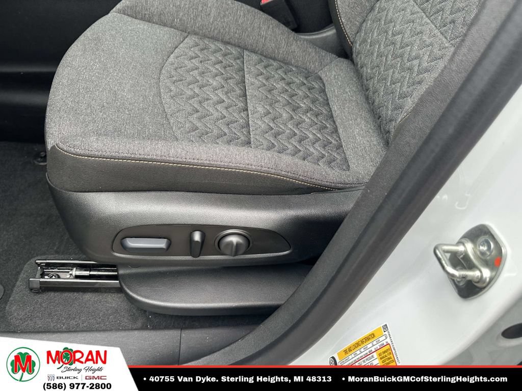 Certified 2023 Chevrolet Equinox LT FWD image 18