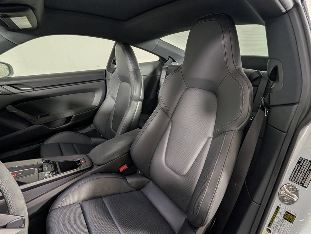Certified 2023 Porsche 911 Carrera GTS RWD image 4