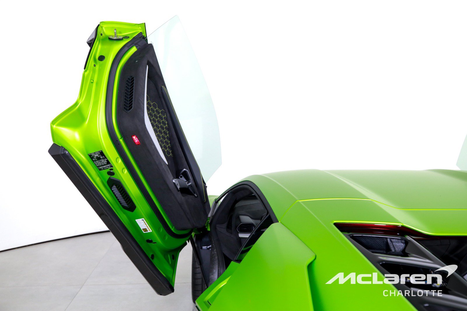 Used 2024 Lamborghini Revuelto AWD/4WD image 11