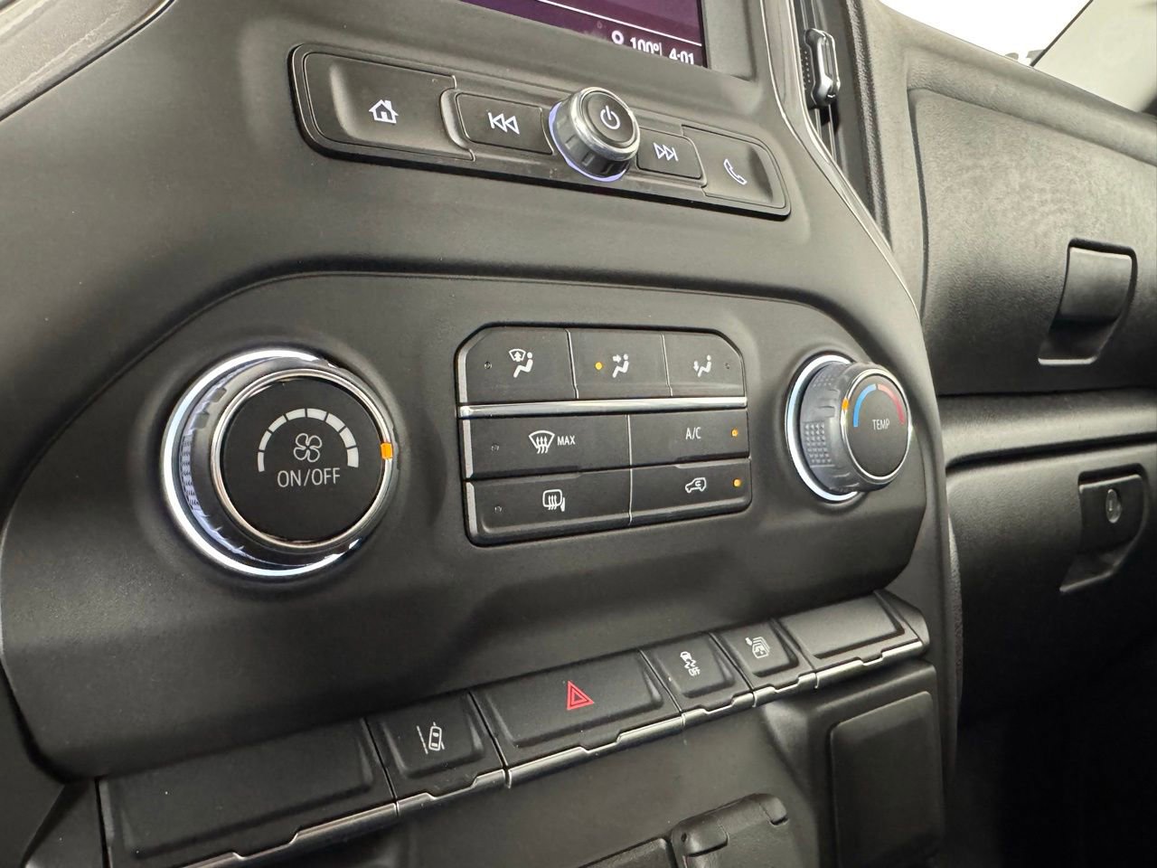 Used 2024 Chevrolet Silverado 2500 Custom AWD/4WD image 23