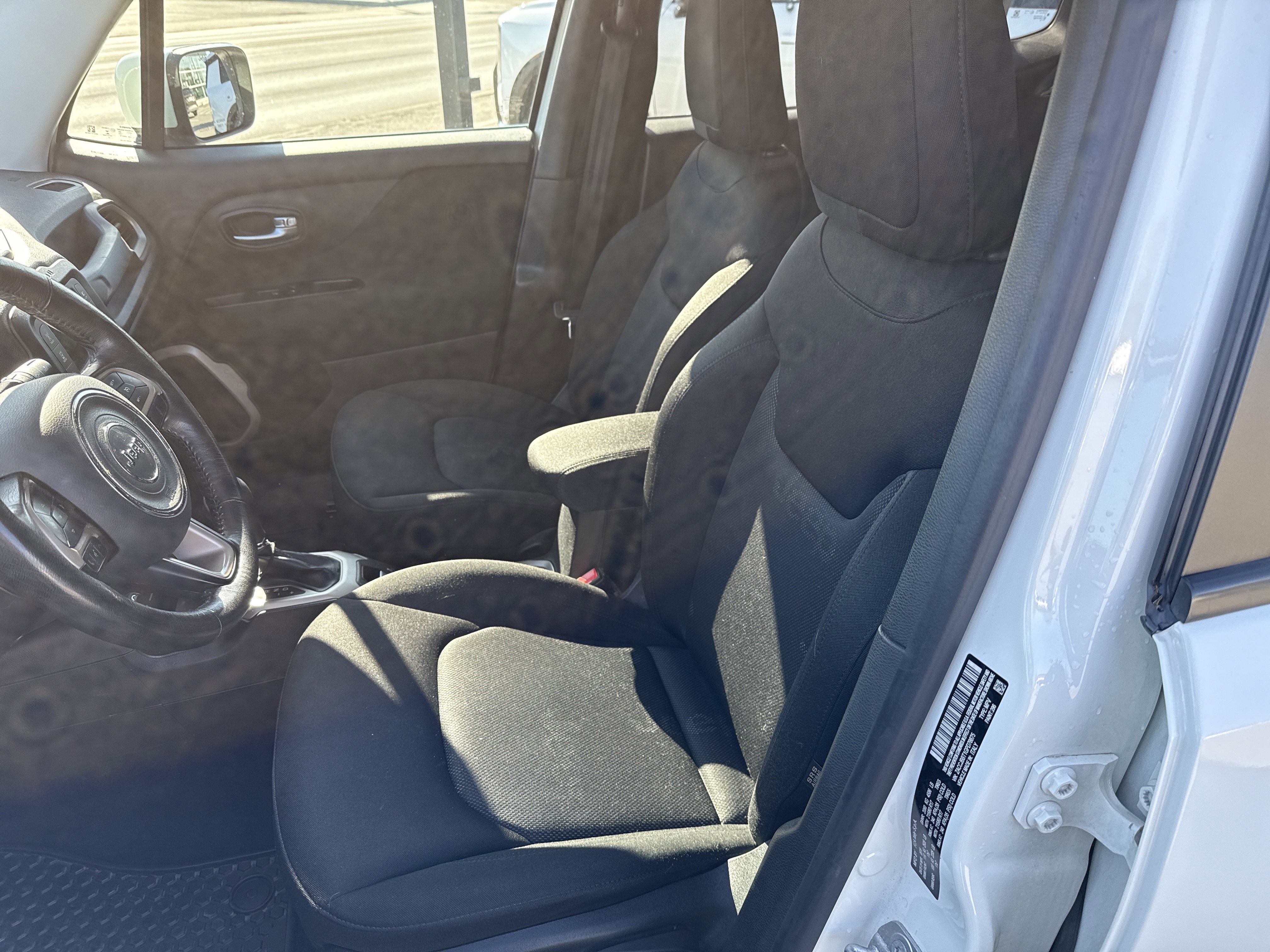 Used 2016 Jeep Renegade Latitude w/ Cold Weather Group image 12