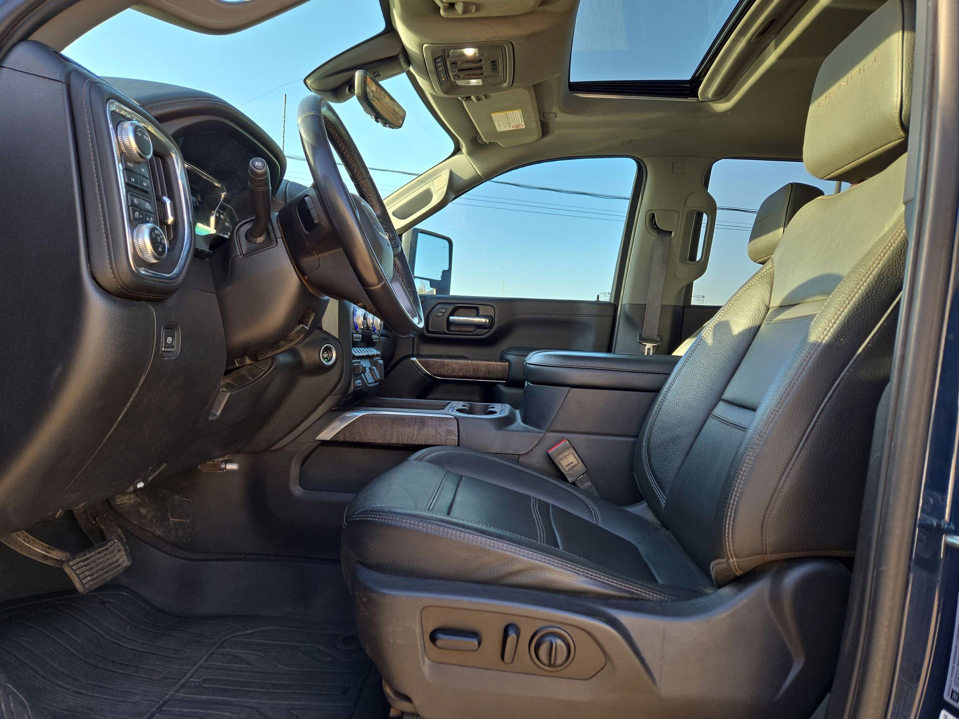 Used 2021 GMC Sierra 2500 Denali w/ Denali Ultimate Package image 16