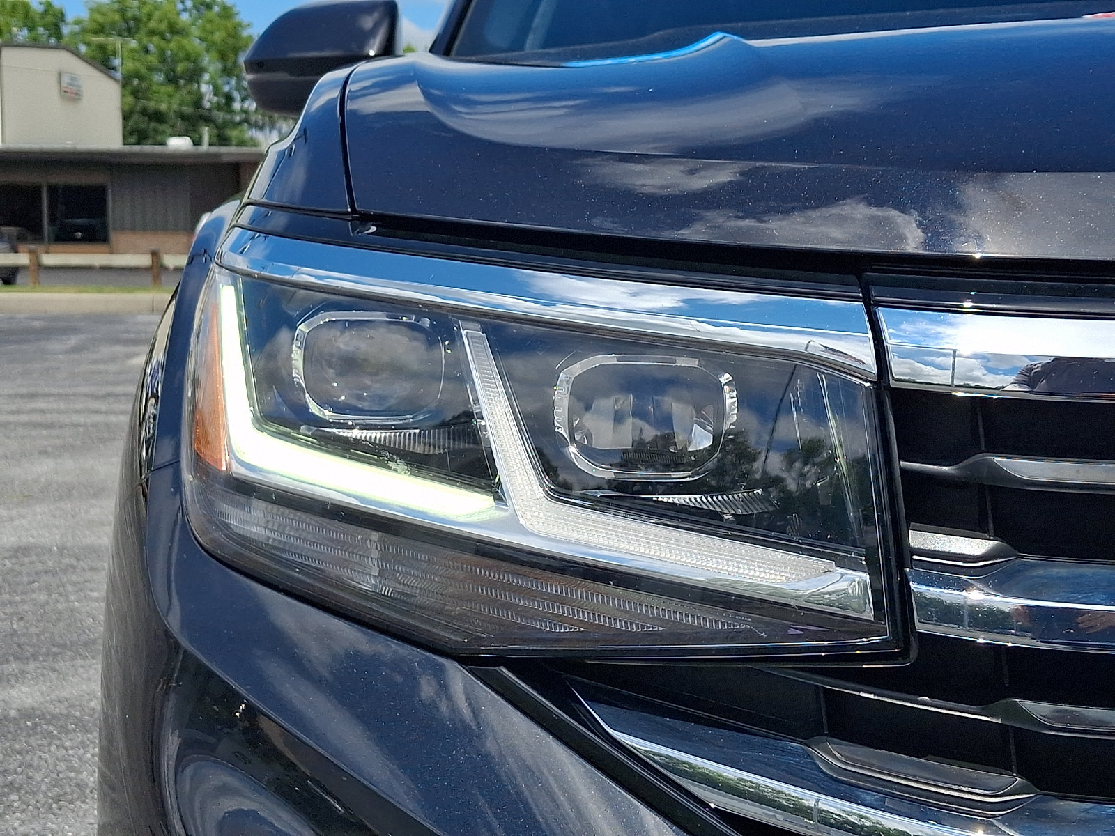 Used 2023 Volkswagen Atlas Cross Sport SE AWD/4WD image 10