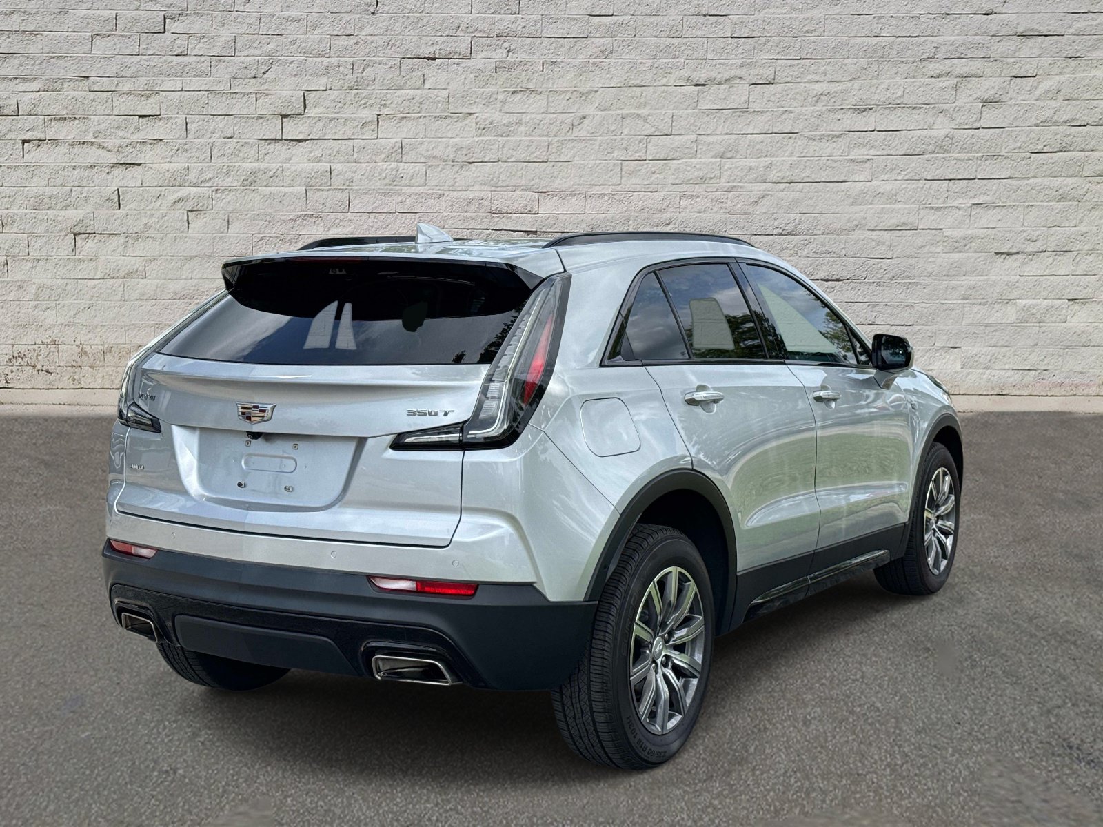 Used 2022 Cadillac XT4 Sport w/ Enhanced Visibility Package AWD/4WD image 5