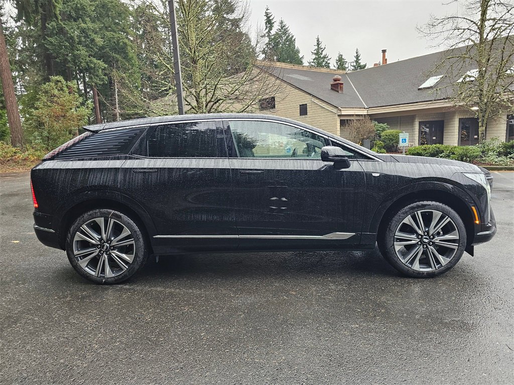 New 2026 Cadillac Optiq Luxury 2 image 6