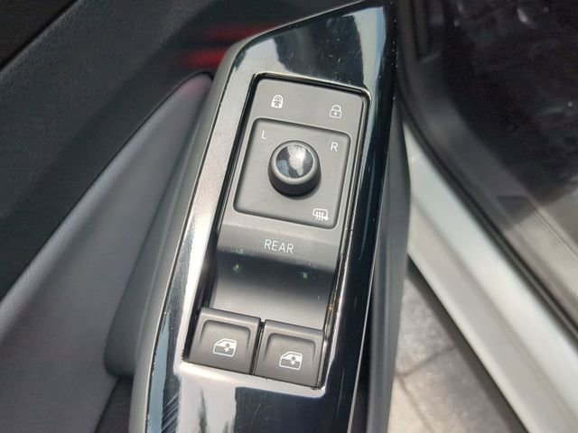 Used 2023 Volkswagen ID.4 Pro S AWD/4WD image 19