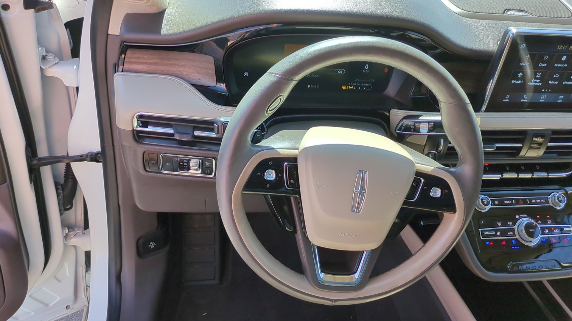 Used 2020 Lincoln Corsair Reserve w/ Equipment Group 201A image 17