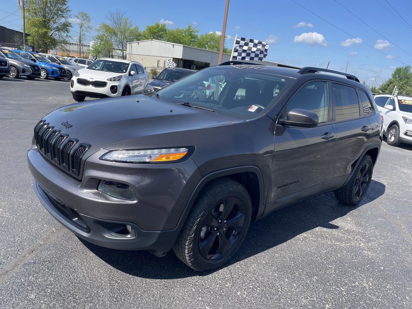 Used 2016 Jeep Cherokee Latitude w/ Comfort/Convenience Group image 2