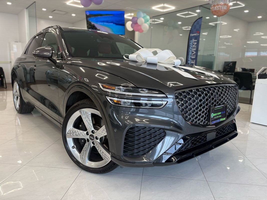 Used 2023 Genesis GV70 2.5T w/ Sport Prestige Package image 3