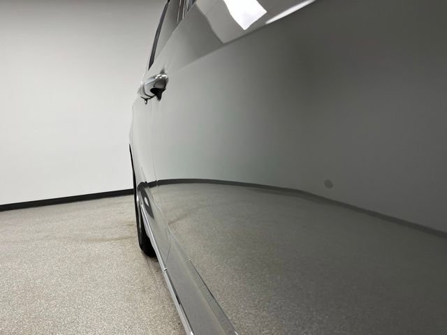 Used 2023 Chrysler Pacifica Limited FWD image 12