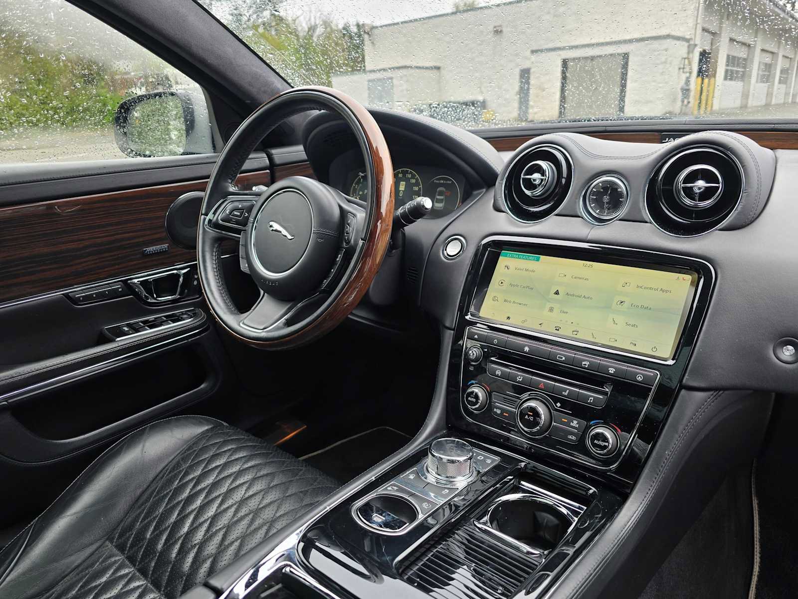 Used 2019 Jaguar XJ L Portfolio RWD image 12
