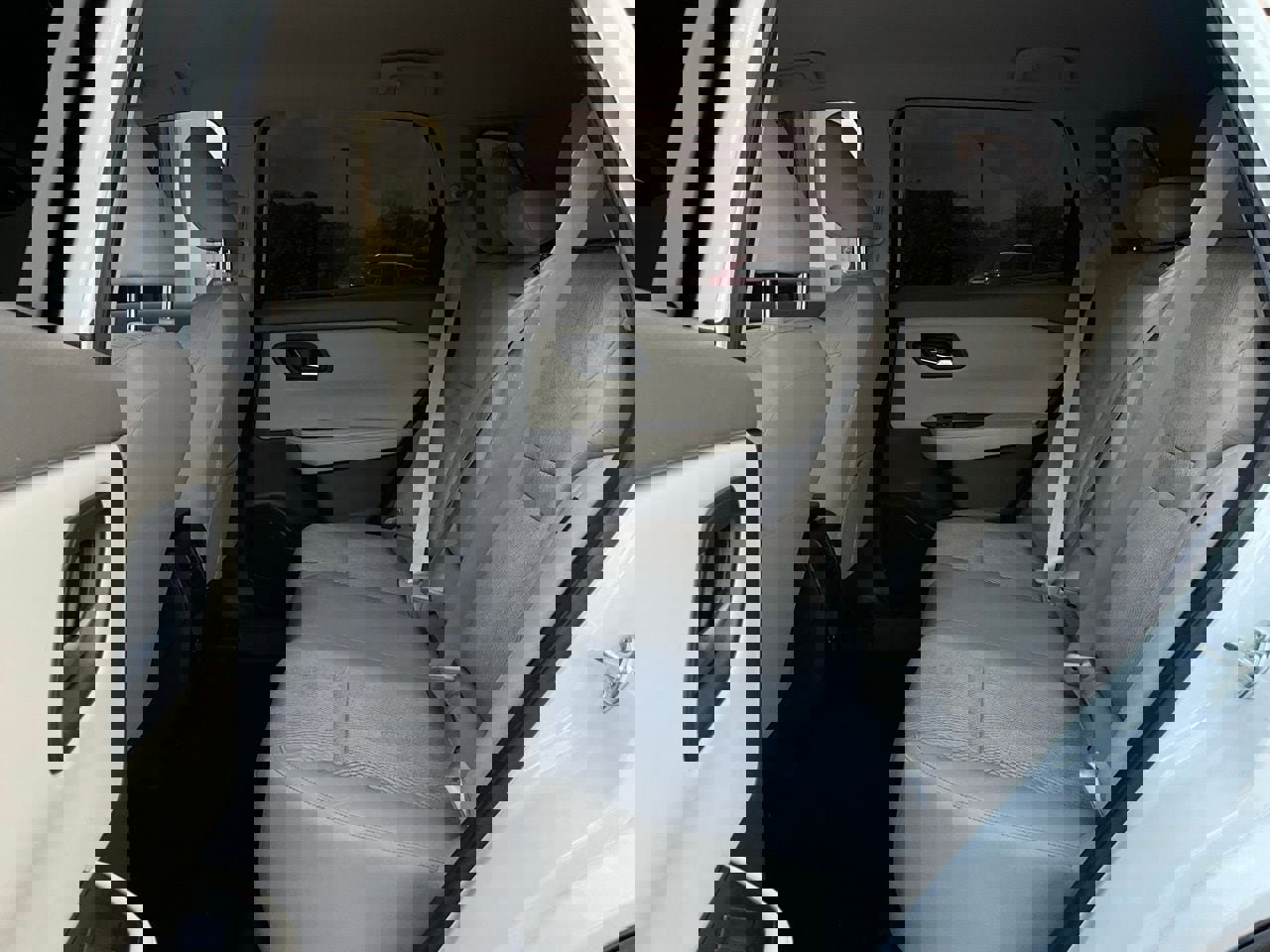 Used 2025 Nissan Rogue SV image 12