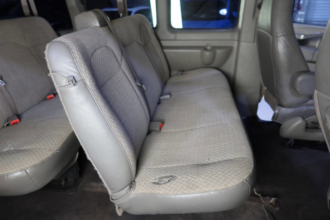 Used 2019 Chevrolet Express 3500 LT w/ LT Preferred Equipment Group RWD image 15