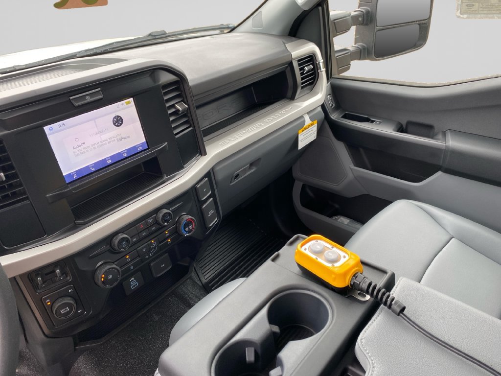 New 2026 Ford F550 4x4 Regular Cab Super Duty image 30