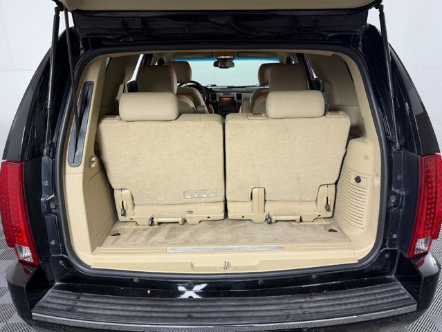 Used 2012 Cadillac Escalade AWD image 8