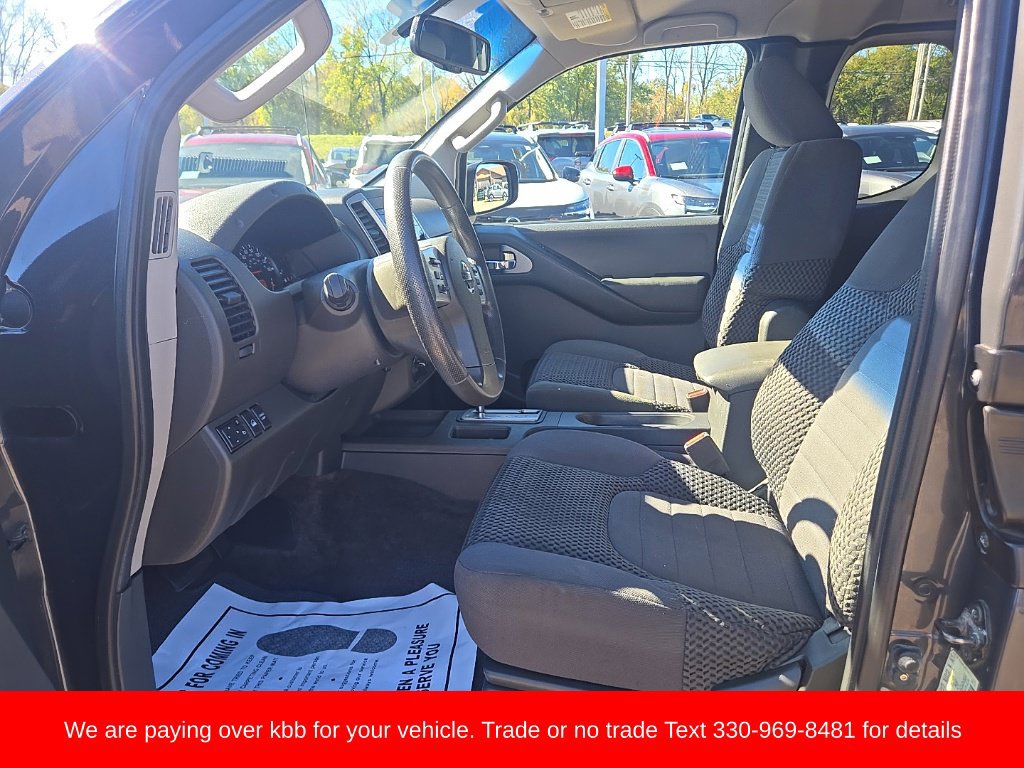 Used 2013 Nissan Frontier SV w/ SV Value Truck Pkg AWD/4WD image 9
