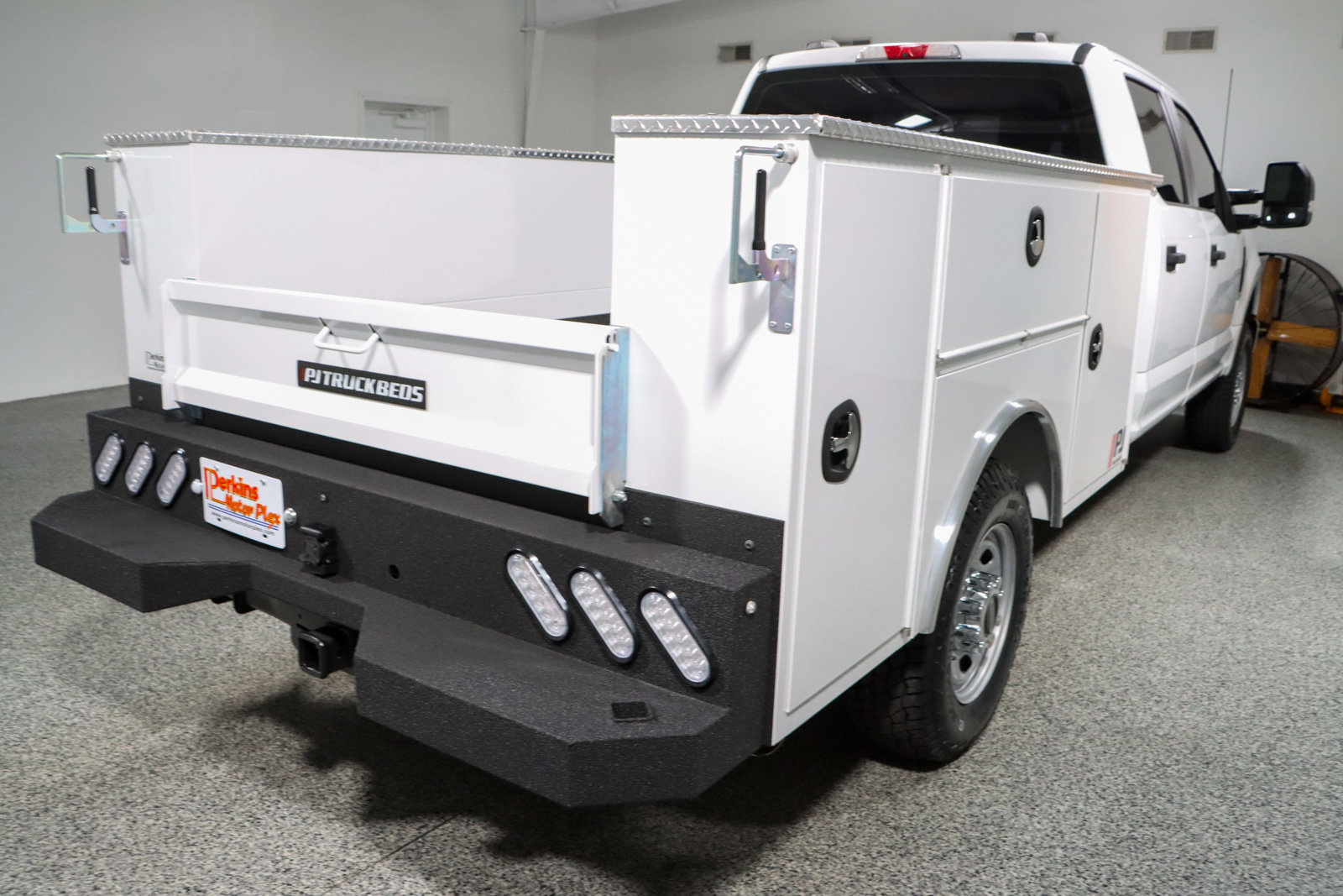 Used 2022 Ford F250 XL w/ Power Equipment Group AWD/4WD image 8