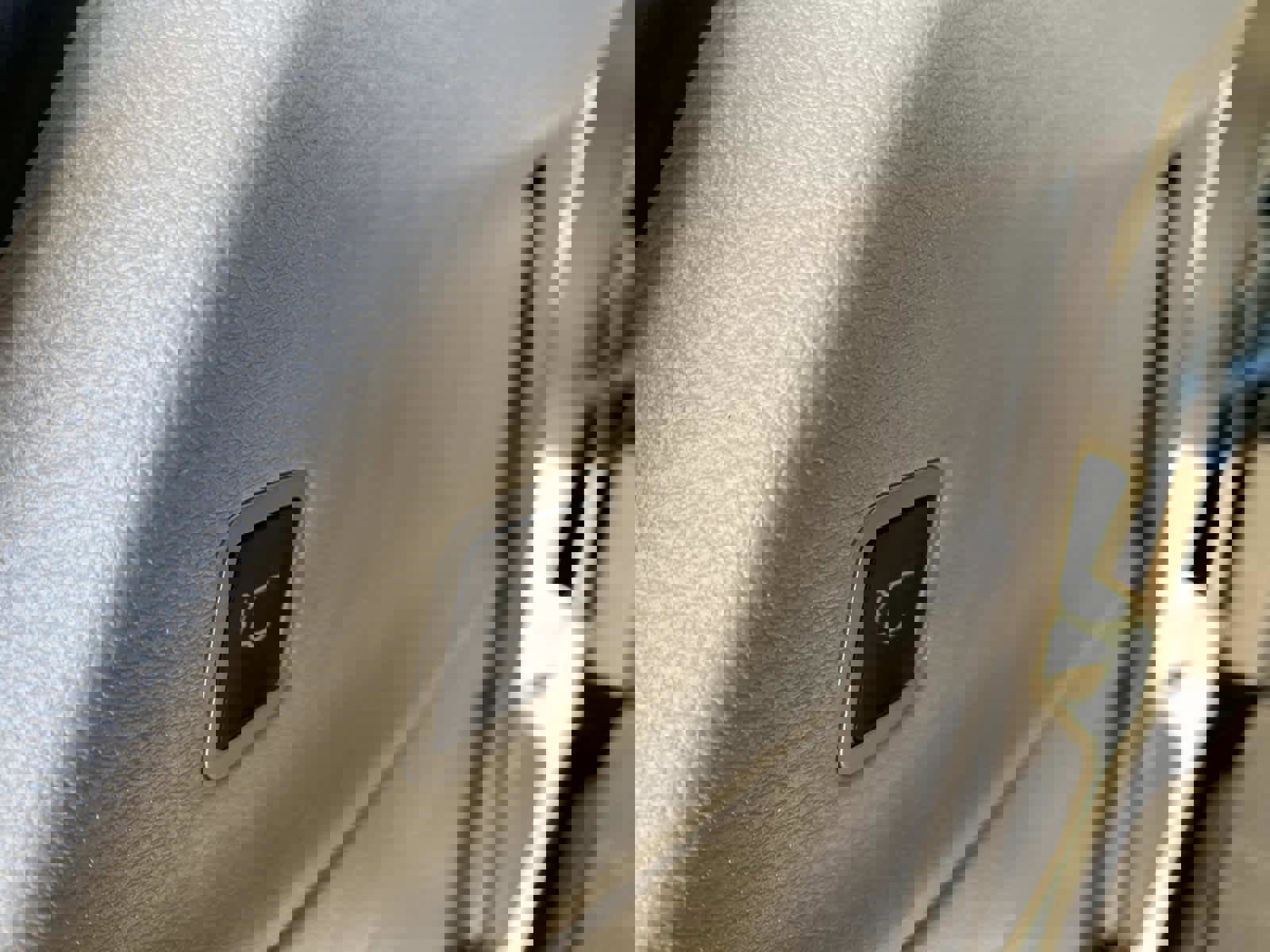 Certified 2022 Chrysler Voyager LX image 6