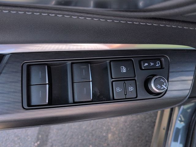 Certified 2023 Toyota Venza Limited AWD/4WD image 17