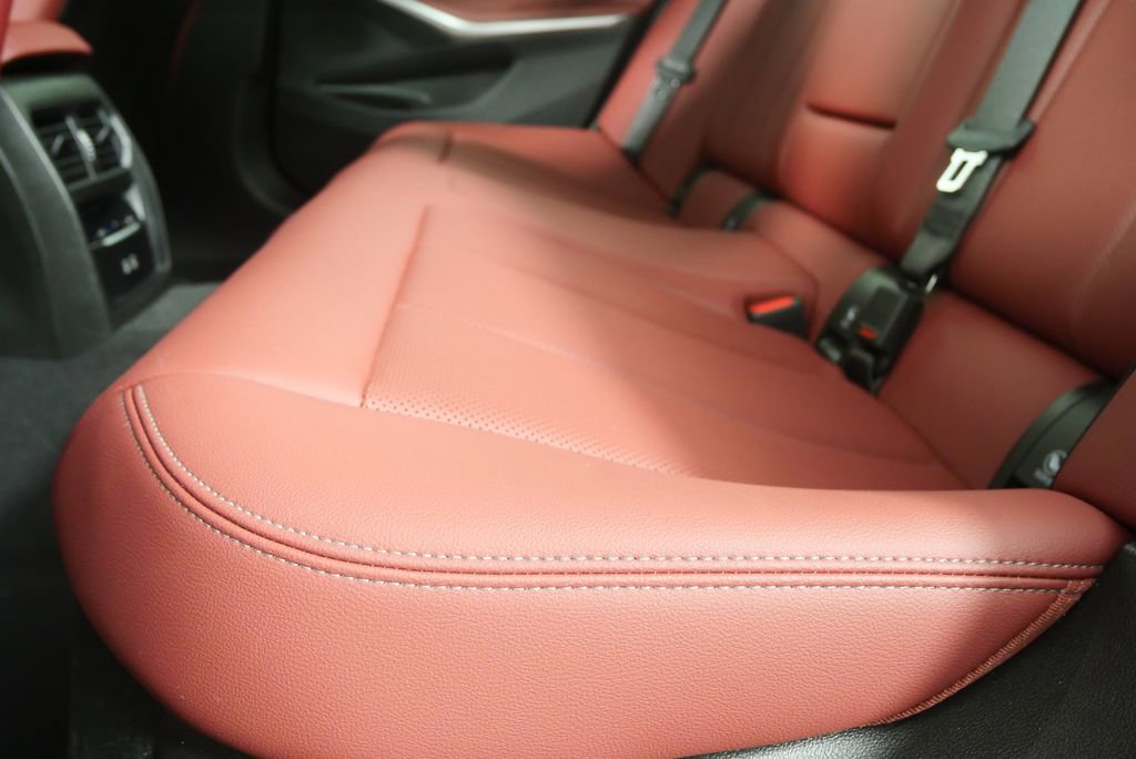 Certified 2025 BMW 330i Sedan image 15