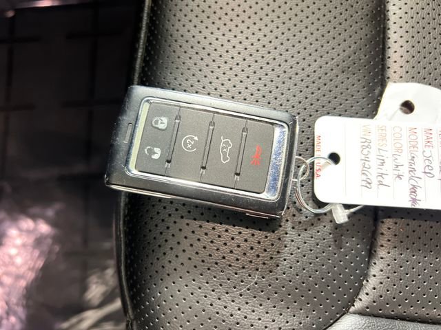 Used 2024 Jeep Grand Cherokee L Limited w/ Luxury Tech Group II AWD/4WD image 29