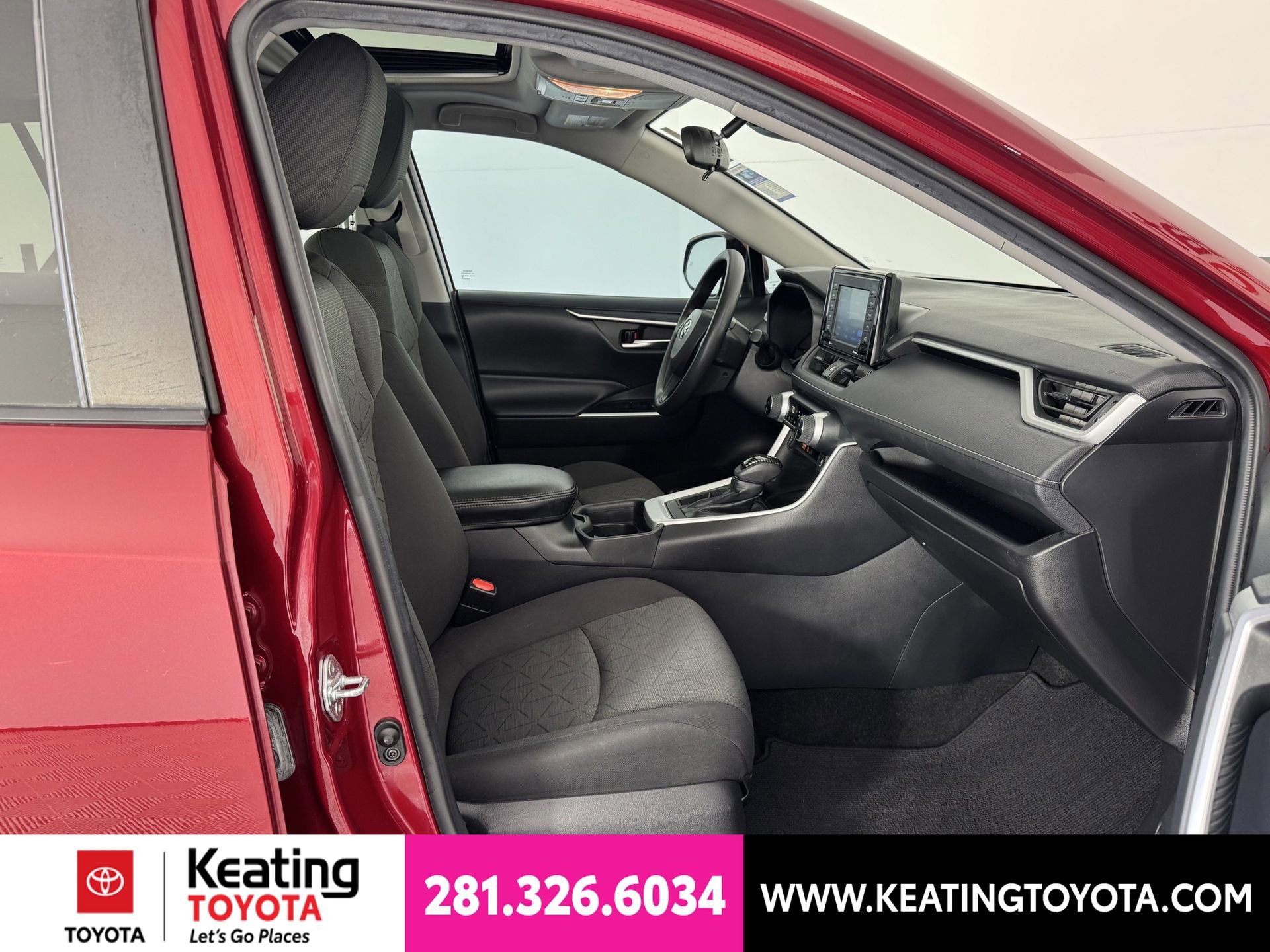Certified 2021 Toyota RAV4 XLE w/ Convenience Package FWD image 21