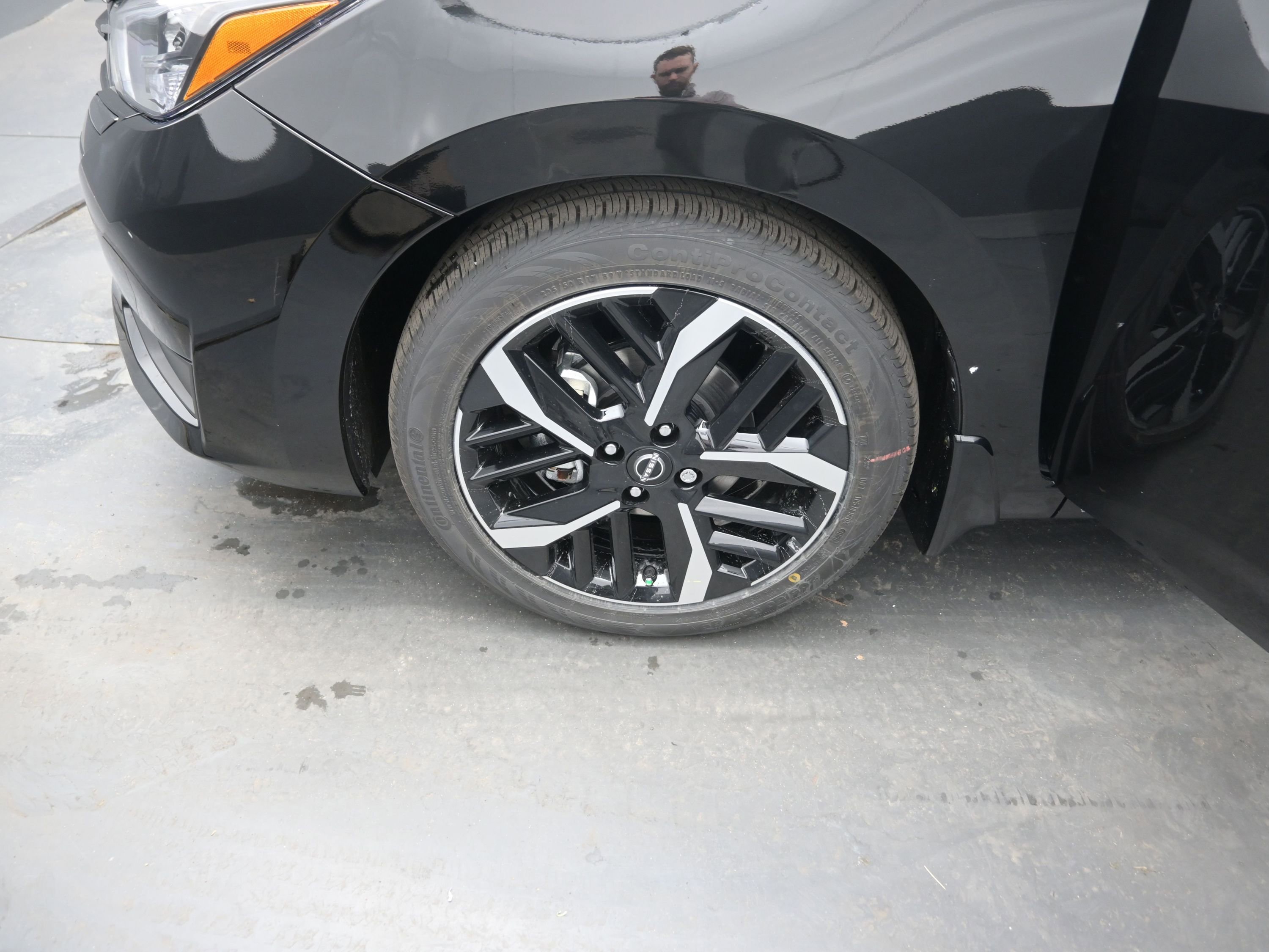 New 2025 Nissan Versa SR image 19