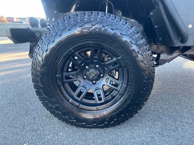 Used 1993 Jeep Wrangler 4WD image 9