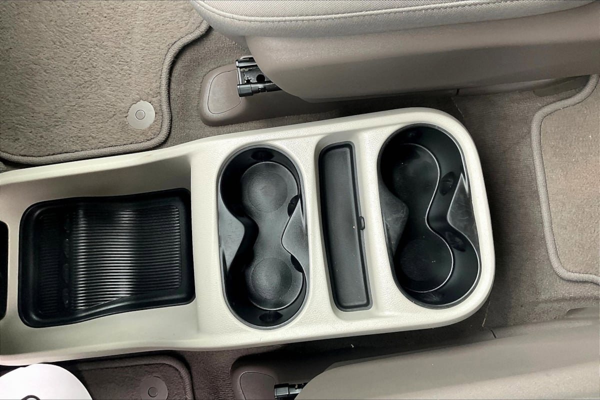 Used 2019 Chrysler Pacifica L FWD image 10