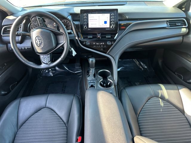 Used 2023 Toyota Camry SE w/ Cold Weather Package image 17