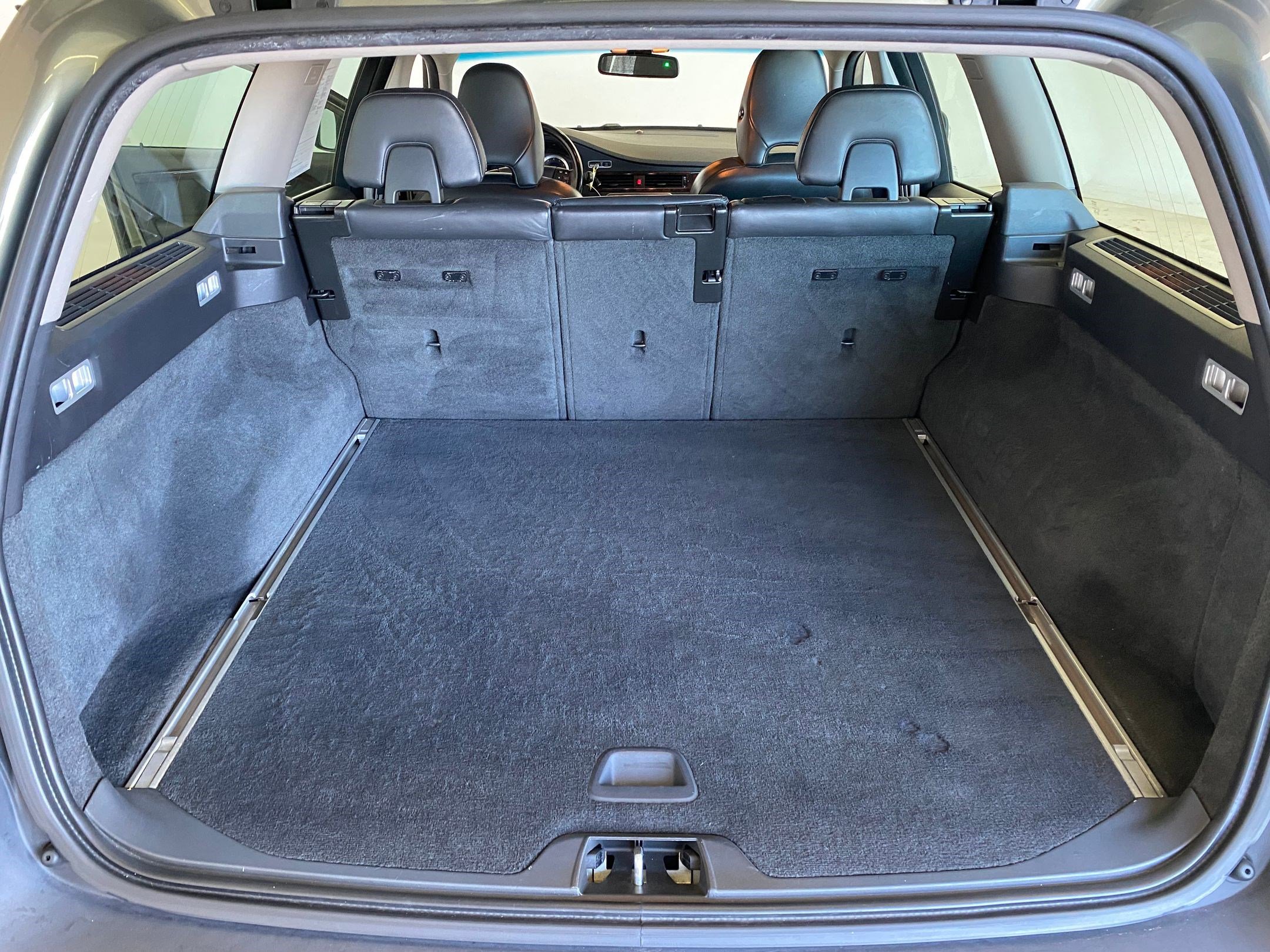 Used 2011 Volvo XC70 3.2 image 29