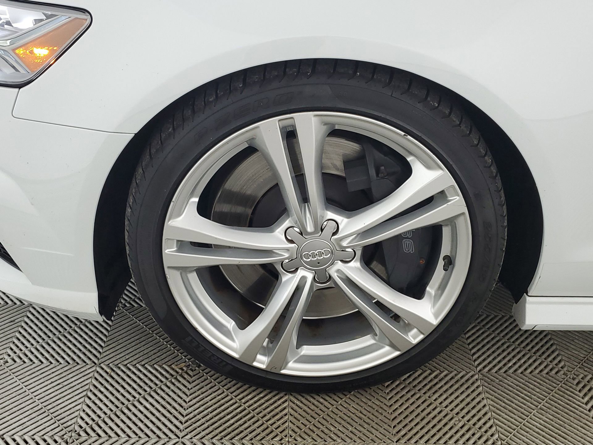 Used 2016 Audi S6 Prestige w/ Prestige Package image 17