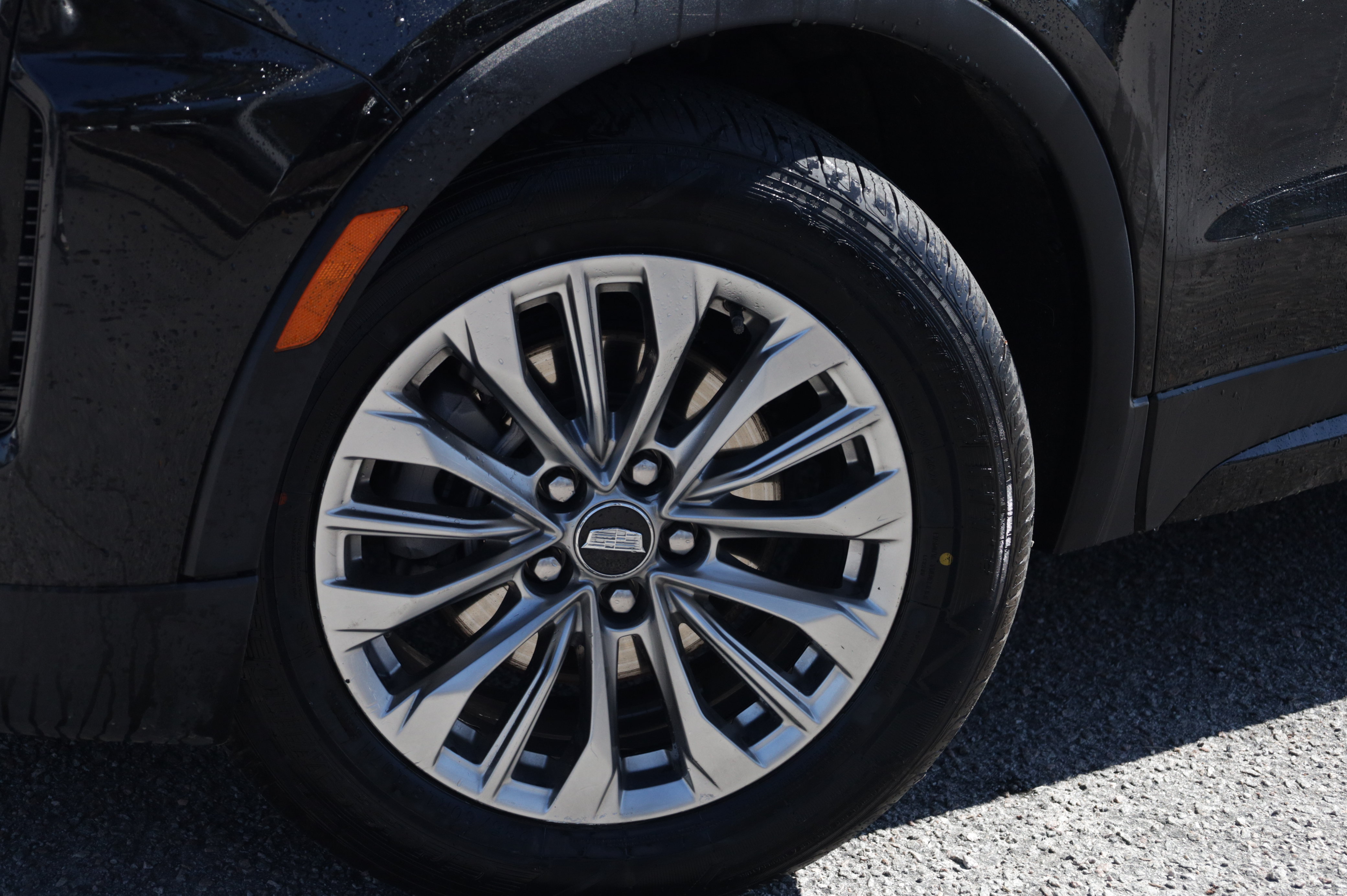 Used 2024 Cadillac XT4 Premium Luxury AWD/4WD image 19