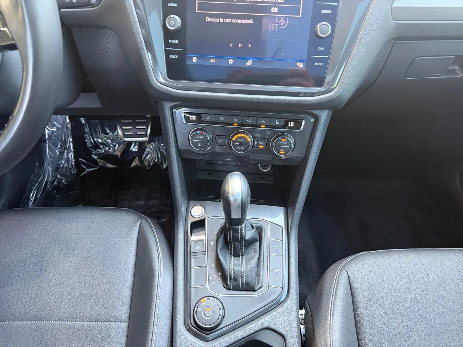 Used 2021 Volkswagen Tiguan SE R-Line AWD/4WD image 18