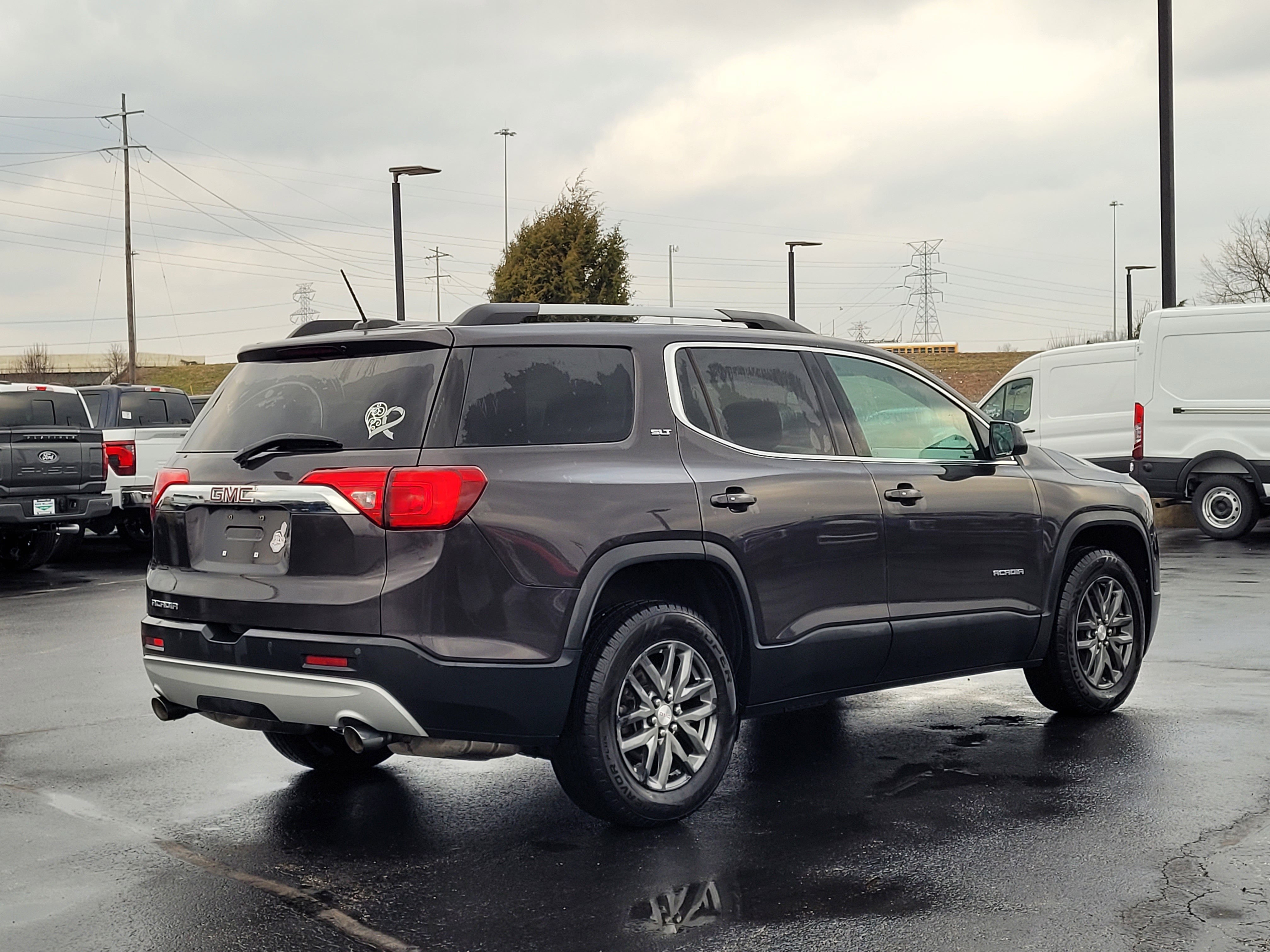 Used 2018 GMC Acadia SLT image 4