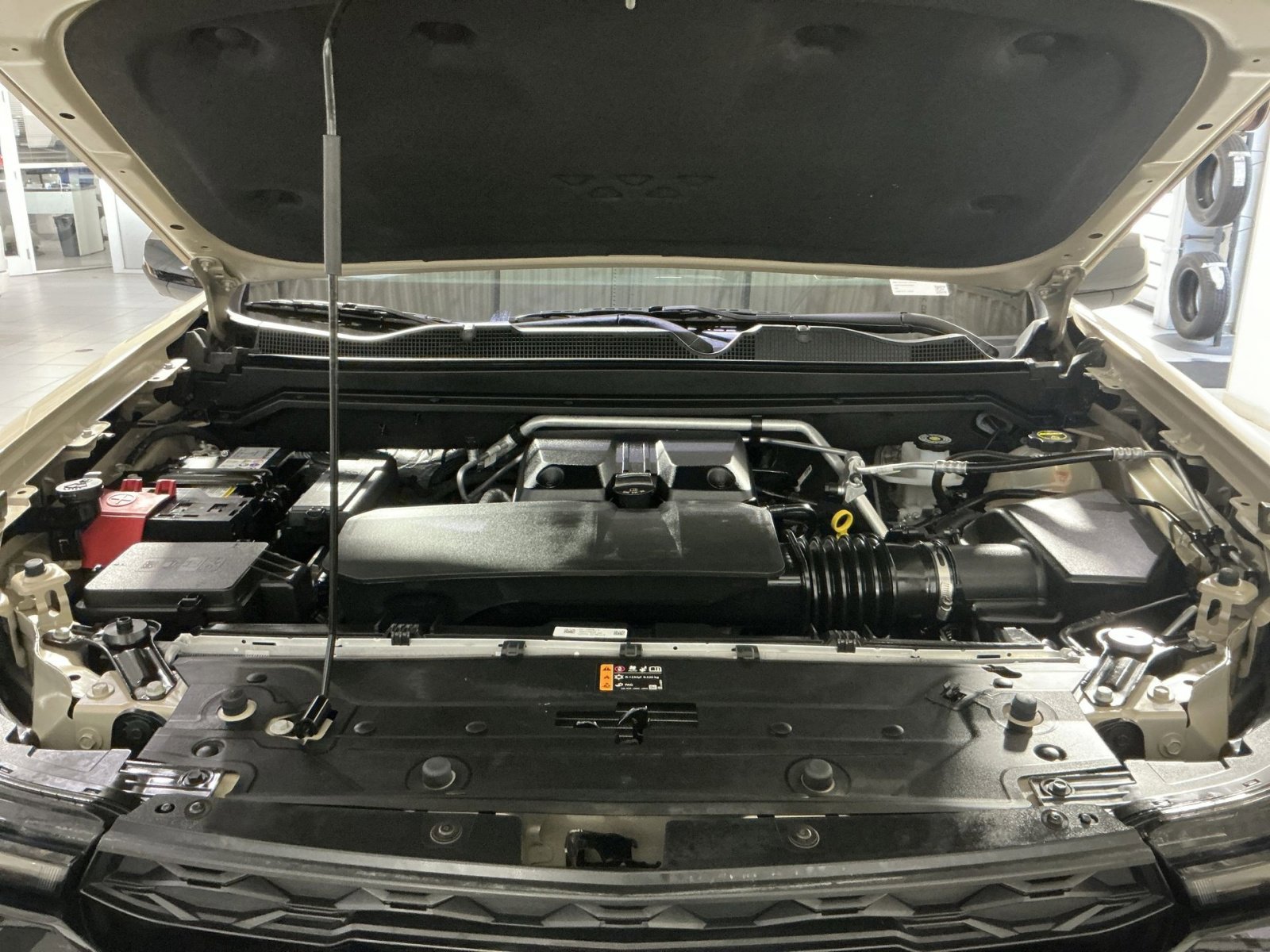 Used 2024 Chevrolet Colorado ZR2 w/ Technology Package image 34