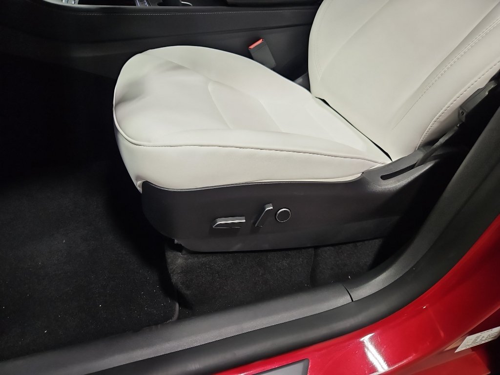 Used 2022 Tesla Model Y Long Range AWD/4WD image 7