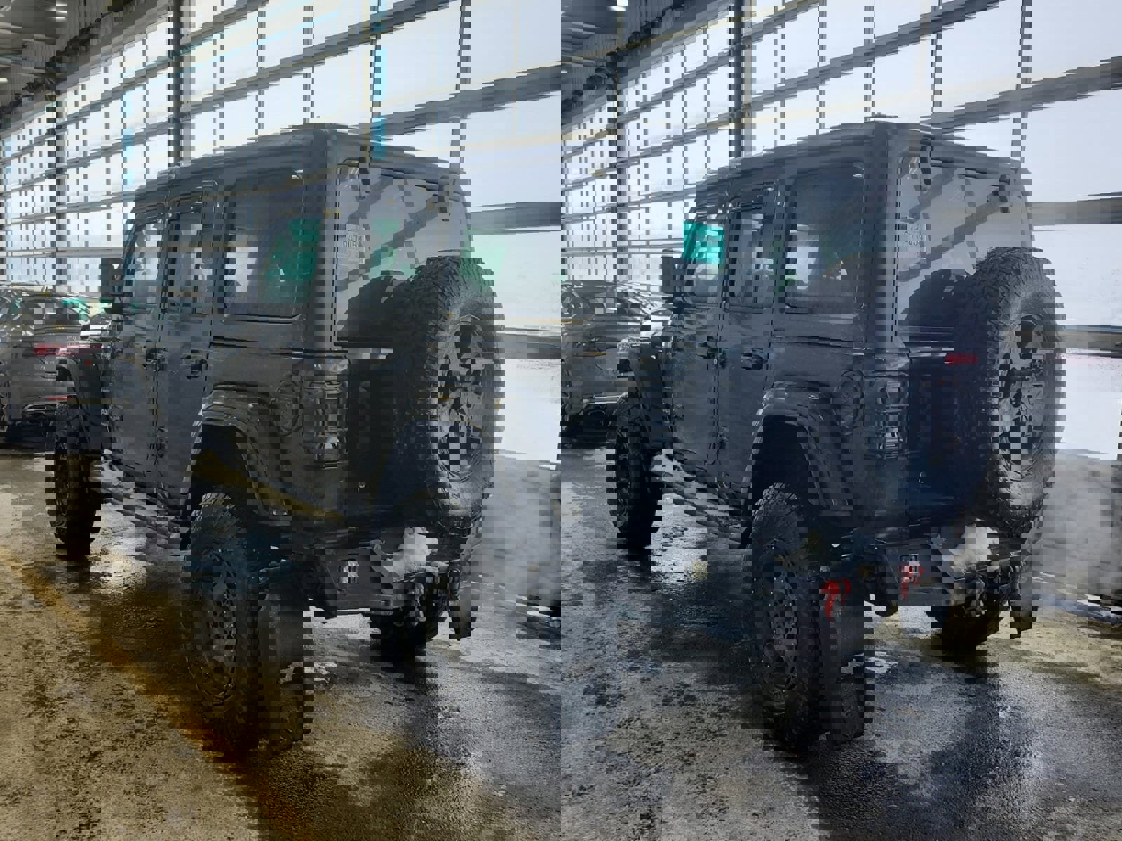 Used 2018 Jeep Wrangler Unlimited Sahara w/ Uconnect 4C Nav & Sound Group image 6