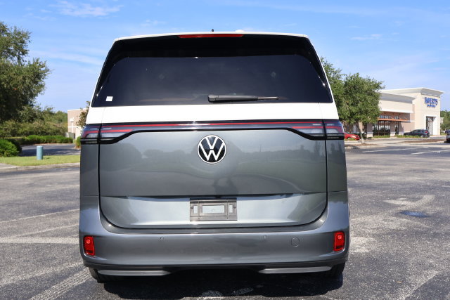 Used 2025 Volkswagen ID. Buzz Pro S RWD image 7