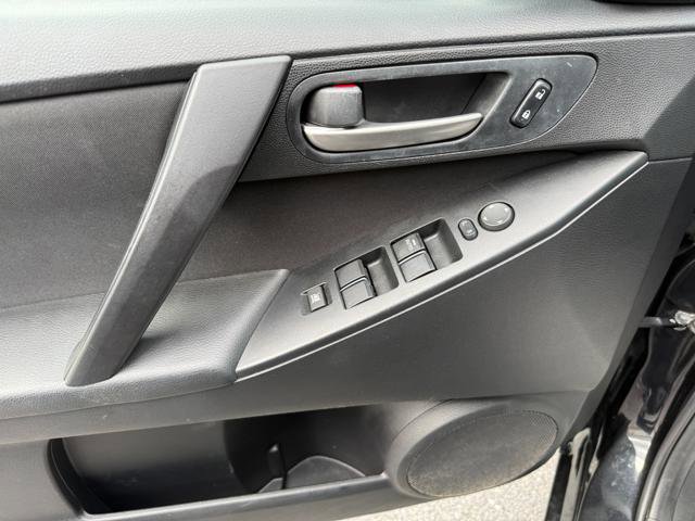 Used 2010 MAZDA MAZDA3 i Touring FWD image 12