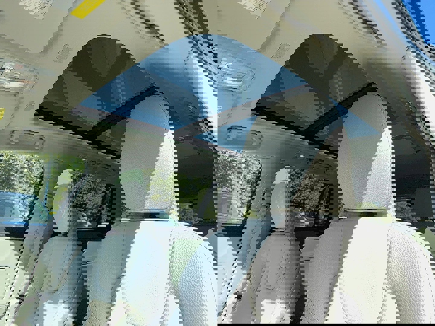 New 2026 Volvo V60 B5 Cross Country Plus w/ Climate Package image 13