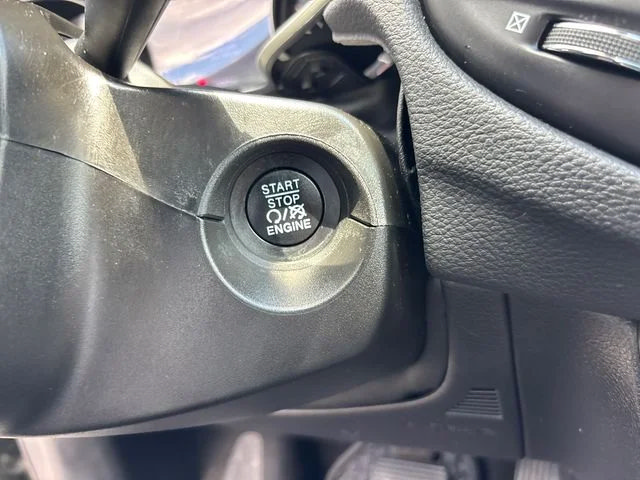 Used 2019 Jeep Compass Latitude w/ Cold Weather Group AWD/4WD image 17