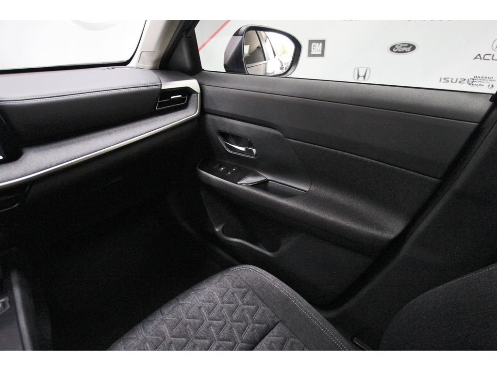 Used 2026 Nissan Kicks SV w/ SV Premium Package FWD image 10