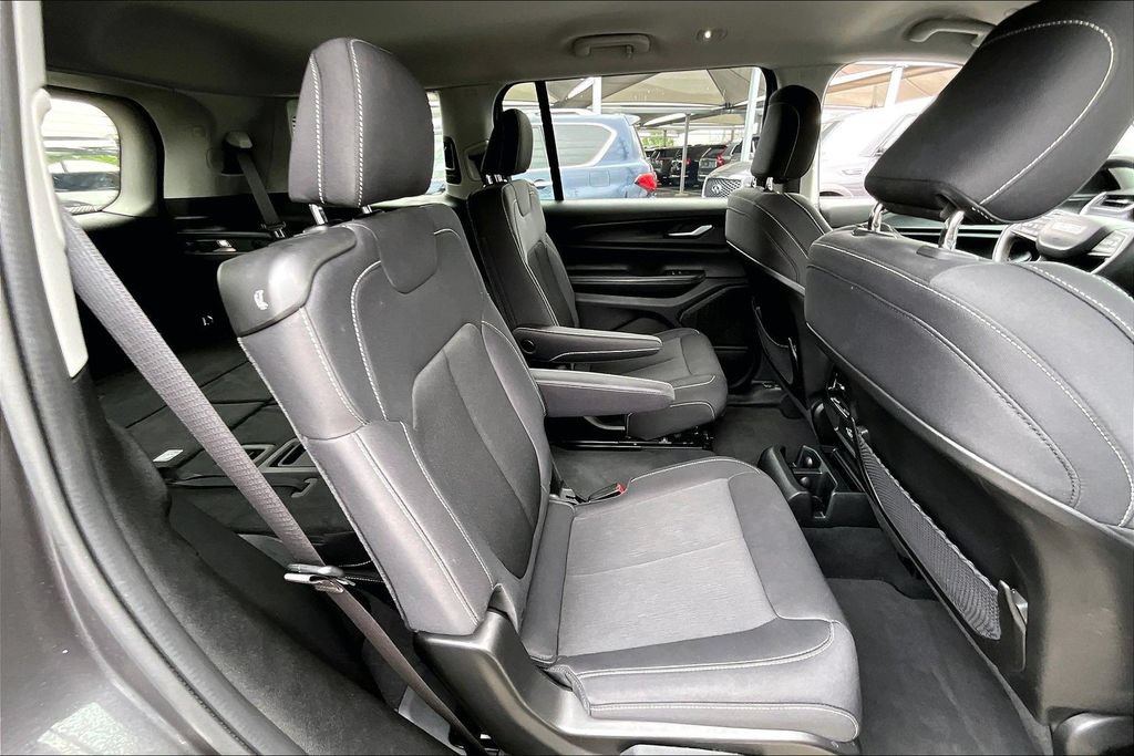 Used 2024 Jeep Grand Cherokee L Laredo AWD/4WD image 38