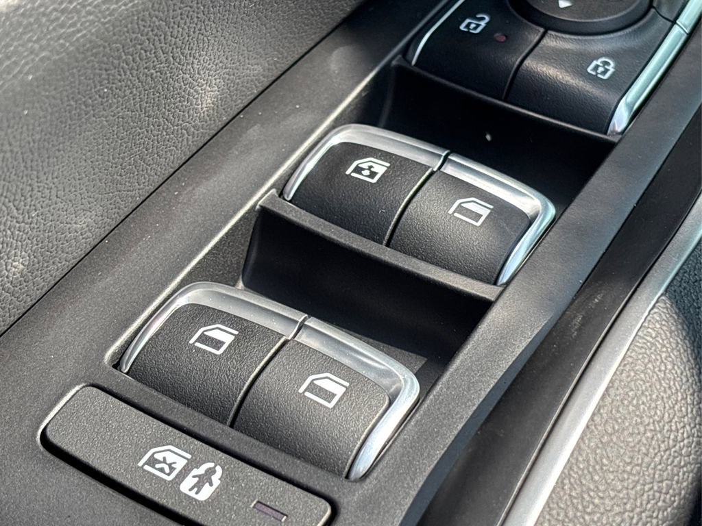 New 2026 Kia Sorento S w/ S Panoramic Sunroof Package image 25