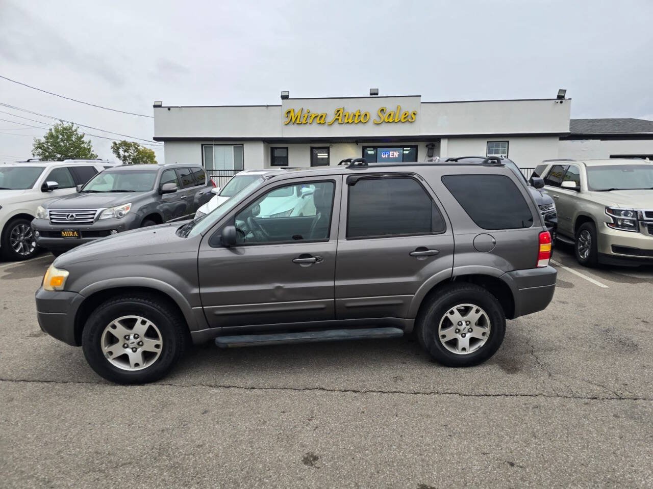 Used 2005 Ford Escape Limited FWD image 1